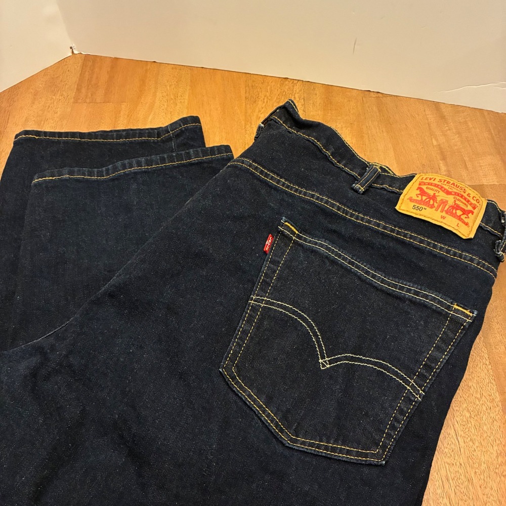 Levi's 550 Relaxed Fit Jeans Mens W48 L29 Dark Wash Denim Blue Cowboy Tapered